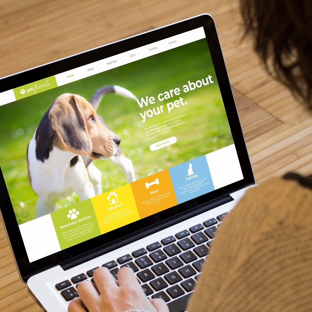 Pet business building trust with real photos and clear contact info