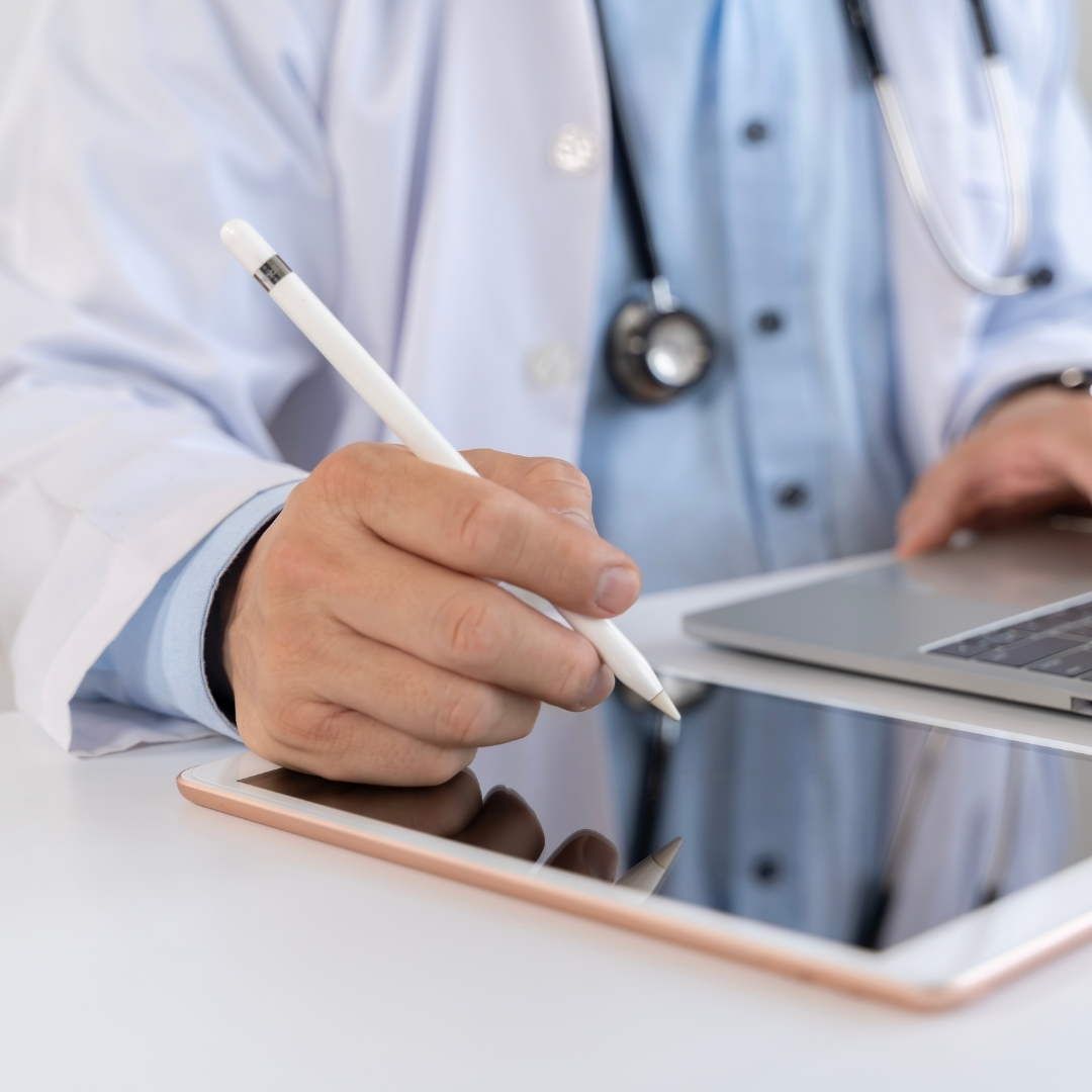 Professional clinic website displayed on desktop and mobile devices